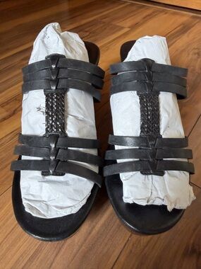 UGG Mattie Black leather platform wedge Braided-Strap Women’s Sandals